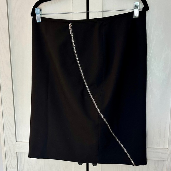 Calvin Klein Sleek Black Pencil Skirt‎ Women's Size 10 Career Zipper Accents - Picture 3 of 7